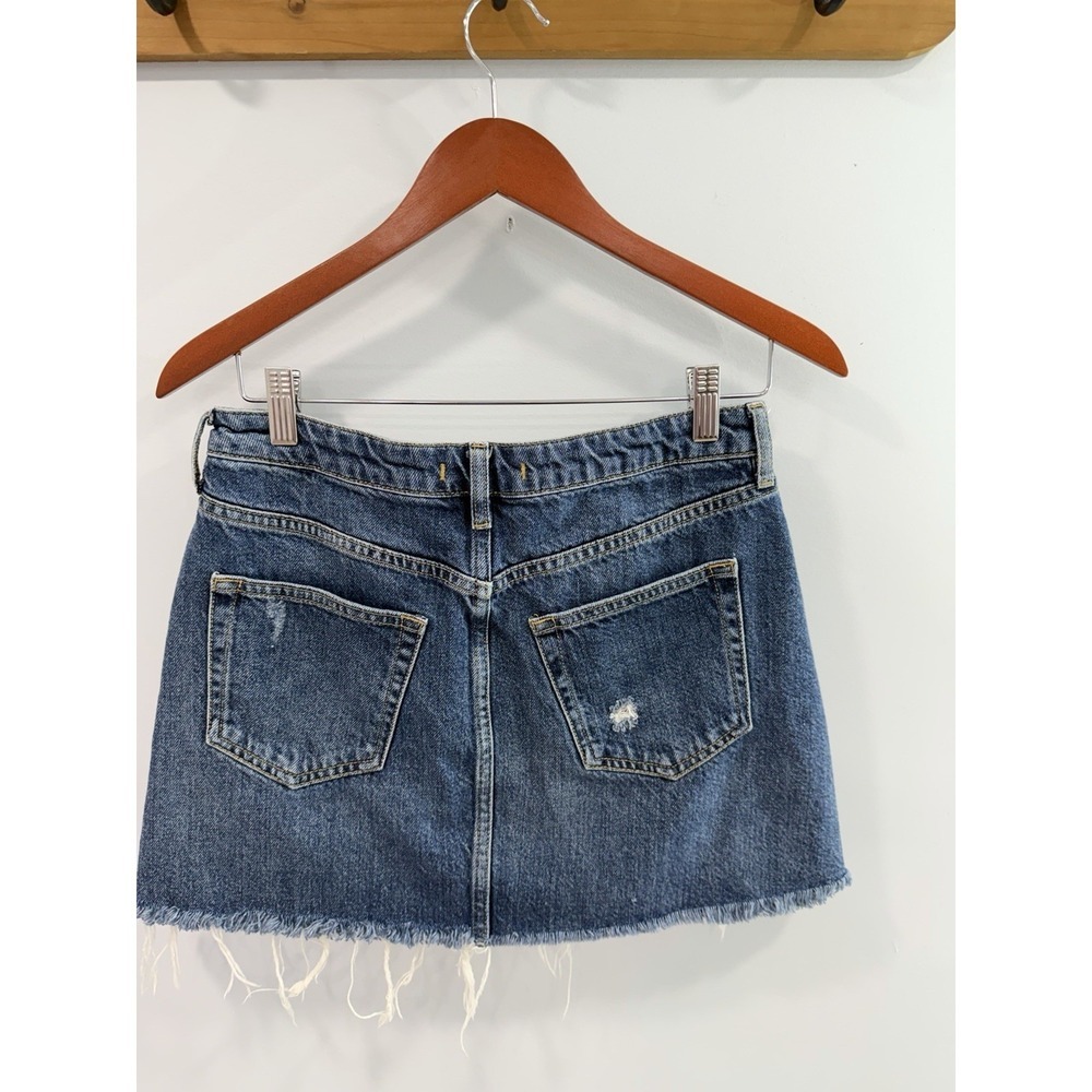 We The Free Denim Mini Skirt Size 28 Button Fly Distressed Raw Hem Cotton Boho - Picture 2 of 9